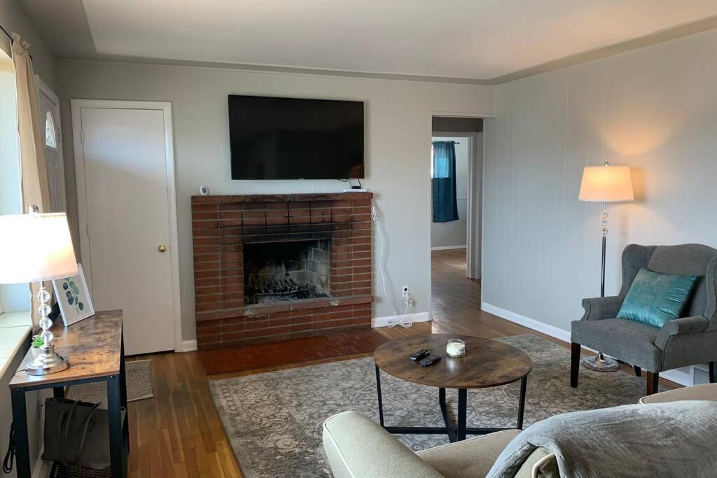 3 King Beds + Bunk Beds On Broadway Villa Littleton Exterior foto